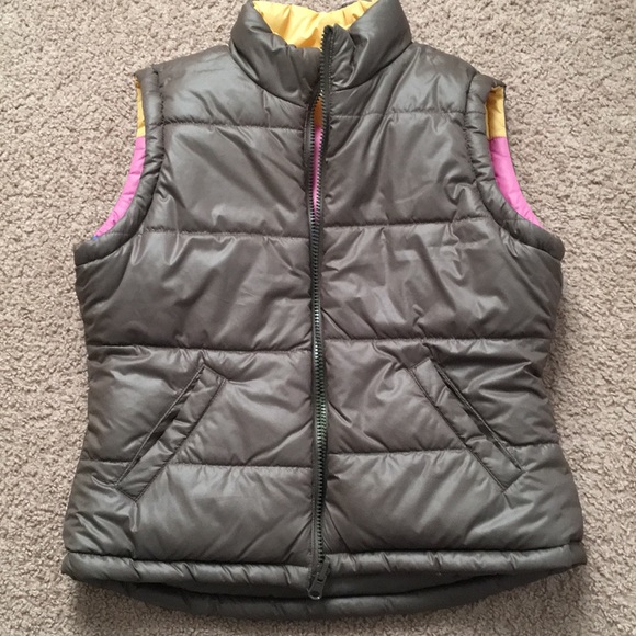 Children's Place | Reversible Puffer Vest - Picture 5 of 5